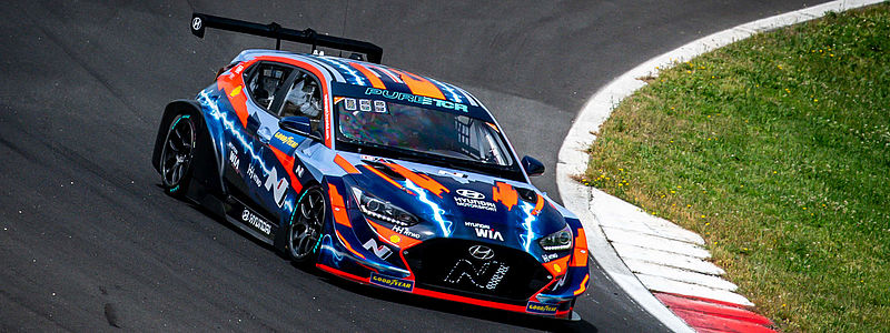 Hyundai Motorsport feiert Siege in der neuen PURE ETCR-Serie